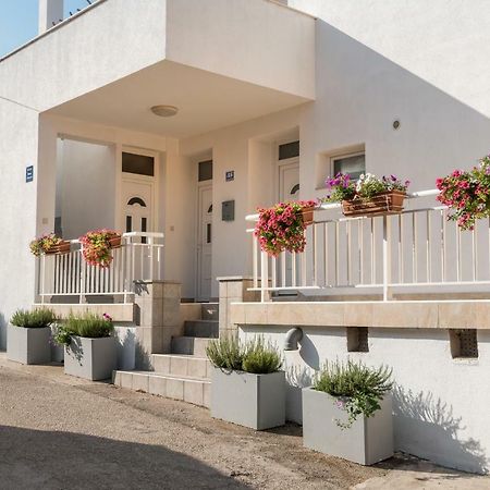 Apartments Galeb Blace Zewnętrze zdjęcie