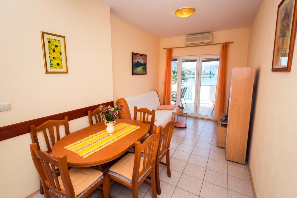 Apartments Galeb Blace Zewnętrze zdjęcie