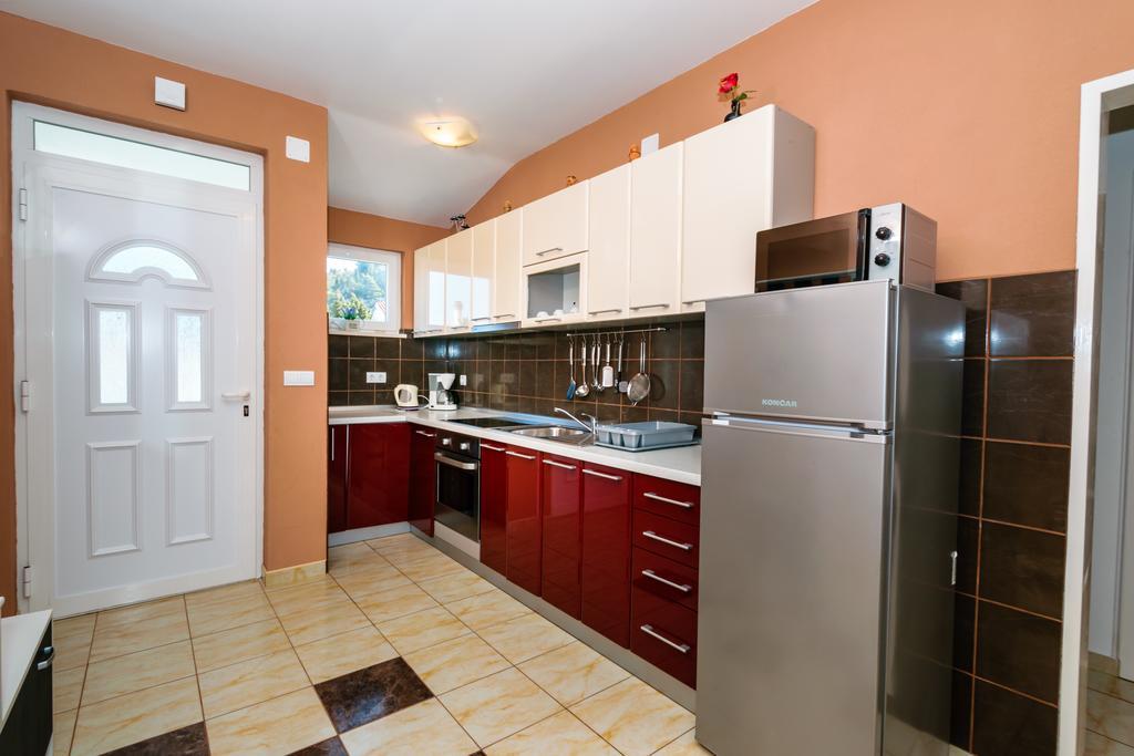 Apartments Galeb Blace Zewnętrze zdjęcie