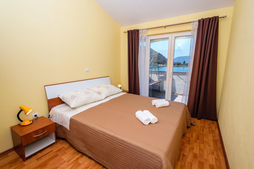 Apartments Galeb Blace Zewnętrze zdjęcie